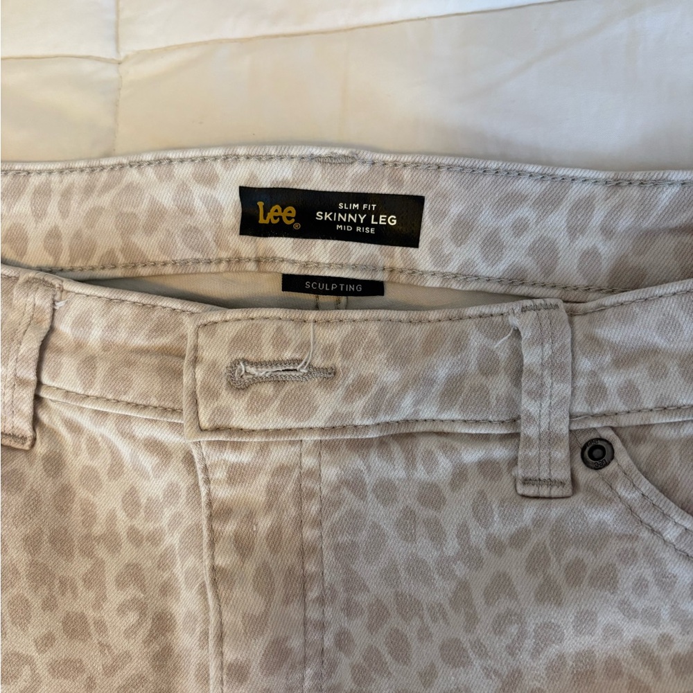 Lee Leopard Print Women Jeans - Picture 3 of 6